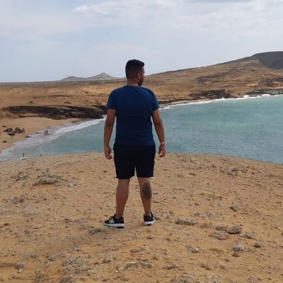 Profile Picture of ✈ Alejandro Garzón ✈ (@JulianP21) on Twitter