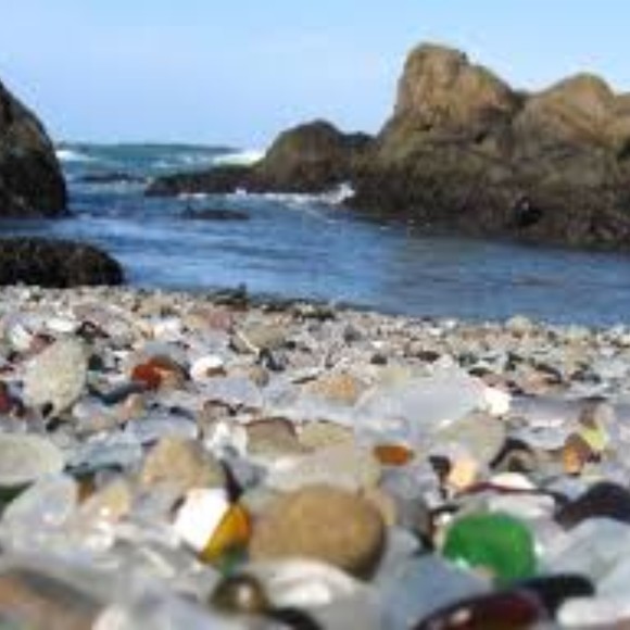 Profile Picture of Elizabeth Whiteneck (@clothes4cali) on Poshmark