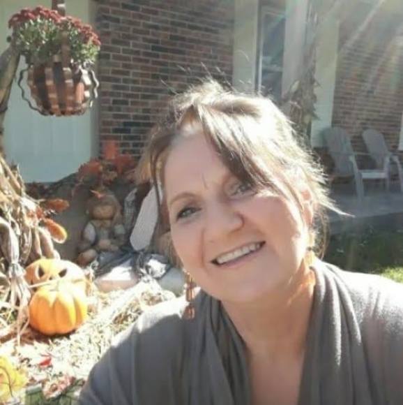 Profile Picture of Karen Hollensteiner (@khollensteiner) on Poshmark
