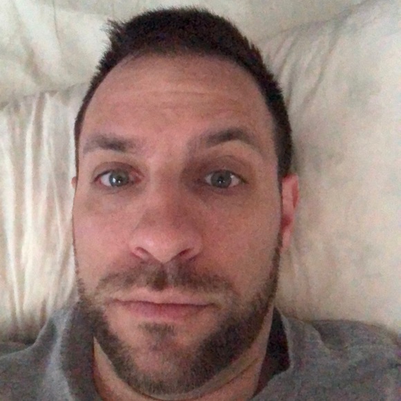 Profile Picture of Jonathan Carletto (@jonnyc312) on Poshmark