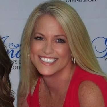 Profile Picture of Eileen Sharkey (@SharkEileen) on Twitter