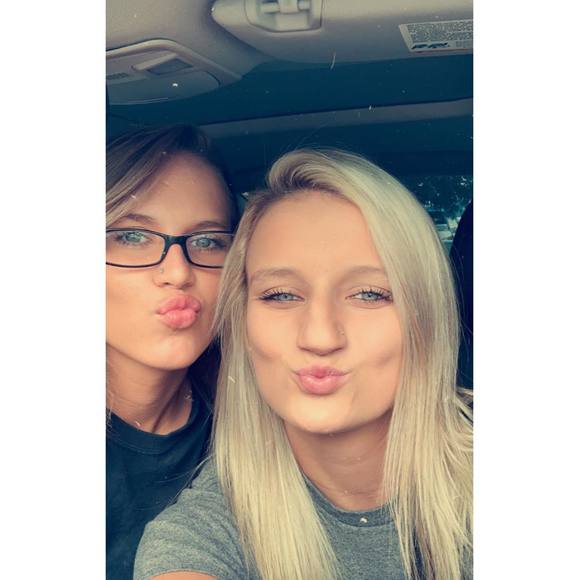 Profile Picture of Madelyn Moore (@madelynmoore929) on Poshmark