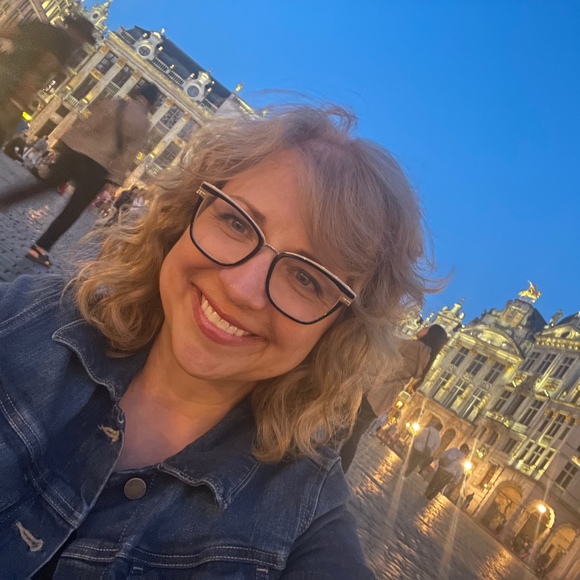 Profile Picture of Pam Dechert (@pamdechert) on Poshmark