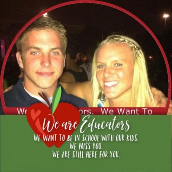 Profile Picture of Michelle Giesen (@michellergiesen) on Poshmark