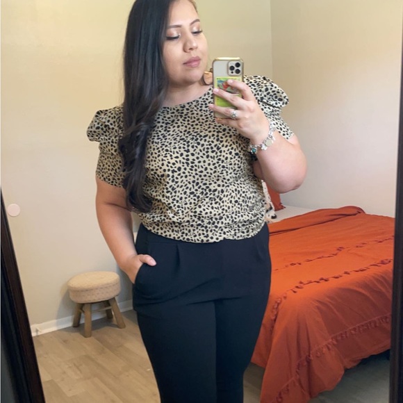 Profile Picture of Nina Gomez (@ninagomez5711) on Poshmark