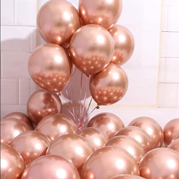 Profile Picture of Lorena Lugo (@lorenalugo924) on Poshmark