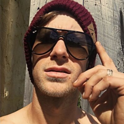 Avery L. Cunningham - Twitter Profile Picture of Avery L. Cunningham (@heymrbartender) on Twitter