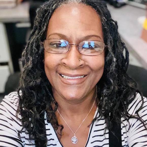 Profile Picture of Joyce Pierce (@joyce_410) on Poshmark