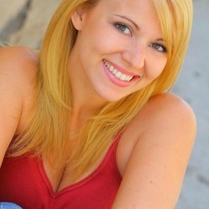 Profile Picture of Becky Young (@aktrez) on Myspace