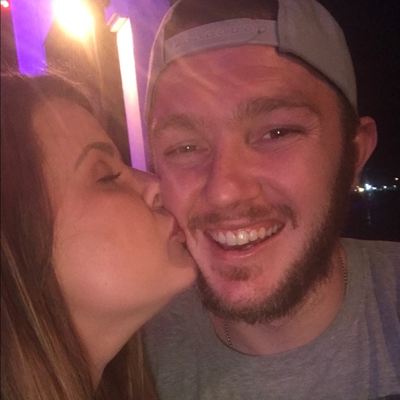 Profile Picture of Derek Couch (@dcouch89) on Poshmark