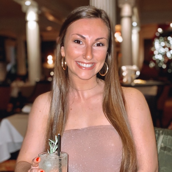 Profile Picture of Madison Goodroe (@madisongoodroe) on Poshmark