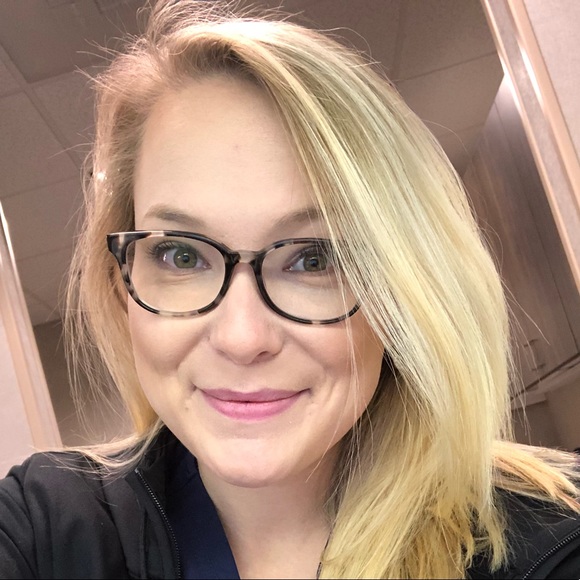 Profile Picture of Samantha Sullivan (@sullivansm) on Poshmark