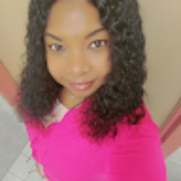 Profile Picture of Debbie Wynter (@wynterdebbie48) on Poshmark