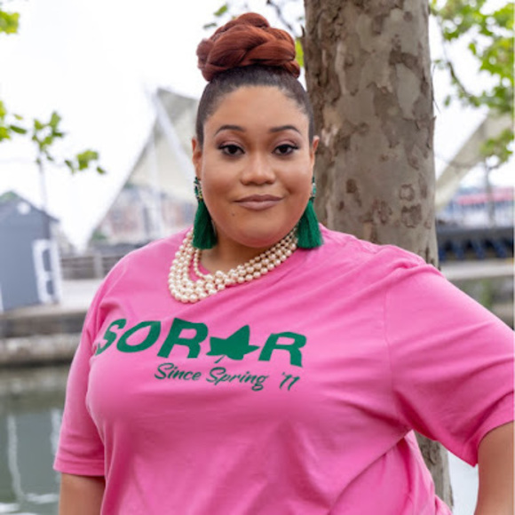 Profile Picture of Kimberley Eccles (@kimpretty24) on Poshmark