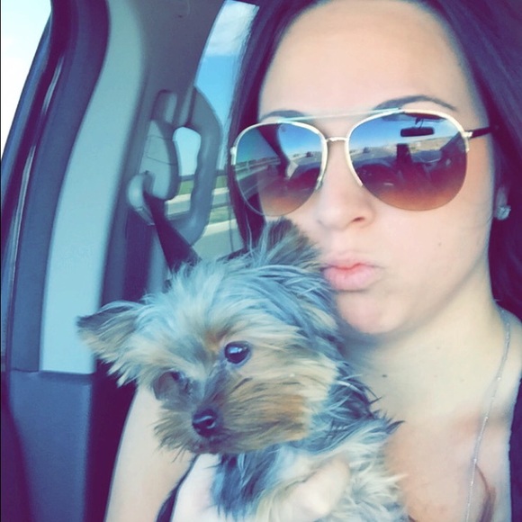 Profile Picture of Mallory Baragar (@mallorypratt) on Poshmark