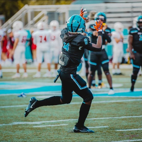 Profile Picture of Devaughn Mcclinton (@sonnyfromdao) on Poshmark