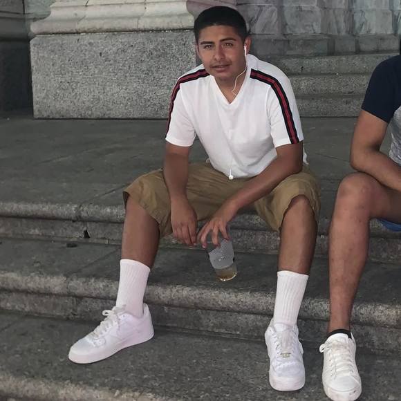 Profile Picture of Ivan Gaspar (@ivan_gaspar) on Poshmark