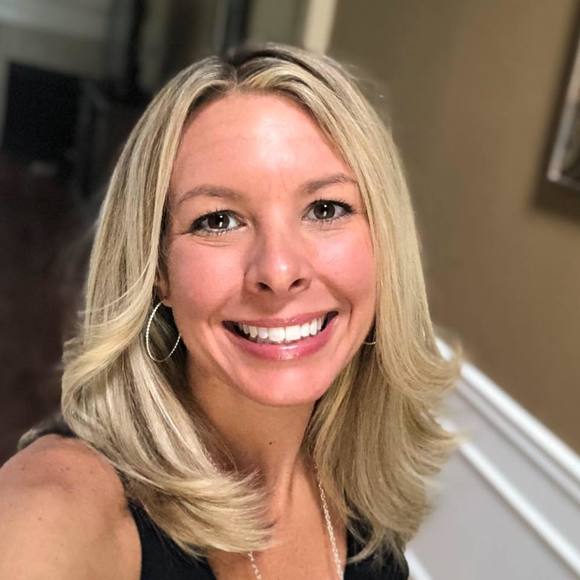 Profile Picture of Ivy Mackay (@ivymackay) on Poshmark