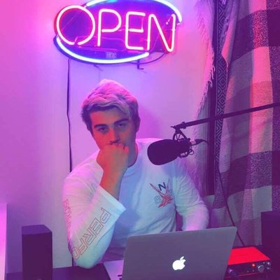 Profile Picture of Nick Downer (@Crush_15) on Twitter