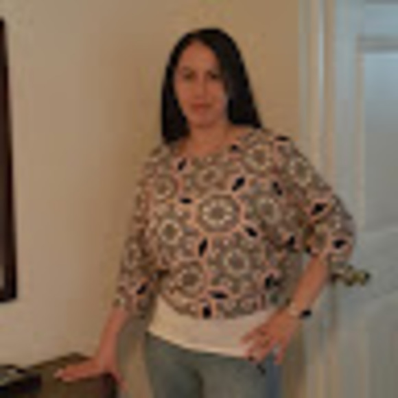 Profile Picture of Eva Nimeh (@chigirl034) on Poshmark