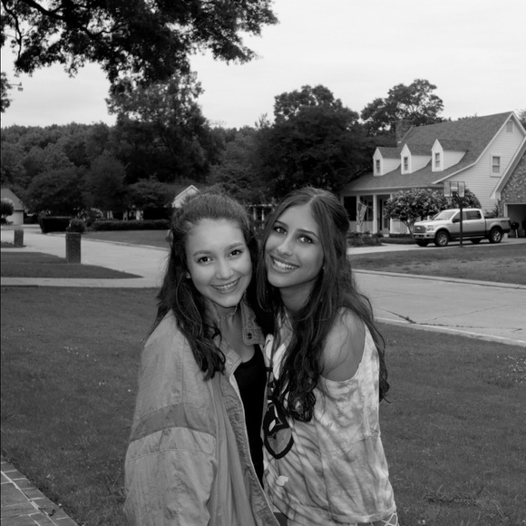 Profile Picture of Ann marie Ellender (@ameellender) on Poshmark