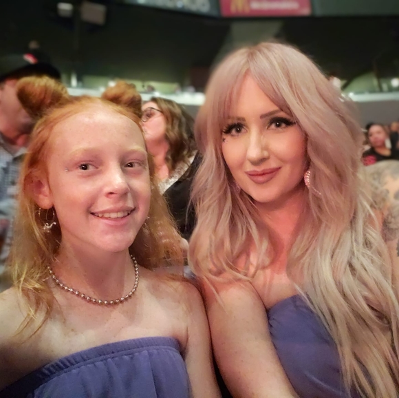 Profile Picture of Danielle Salvinski (@deesalvinskiiii) on Poshmark