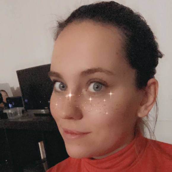 Profile Picture of Ariel Nichole (@arielauf) on Poshmark