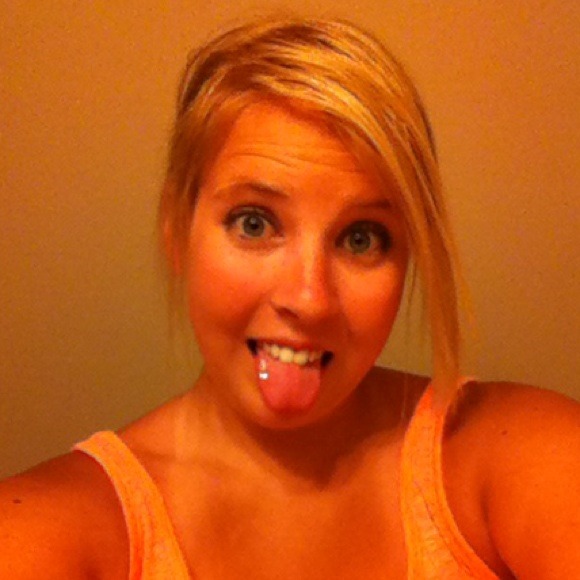 Profile Picture of Brianna Curtman (@briannac12) on Poshmark