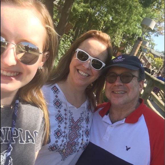 Profile Picture of Anna Karashik (@atkarashik) on Poshmark