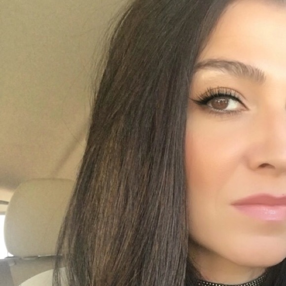 Profile Picture of Tamara Seitz (@tleemakeup1) on Poshmark