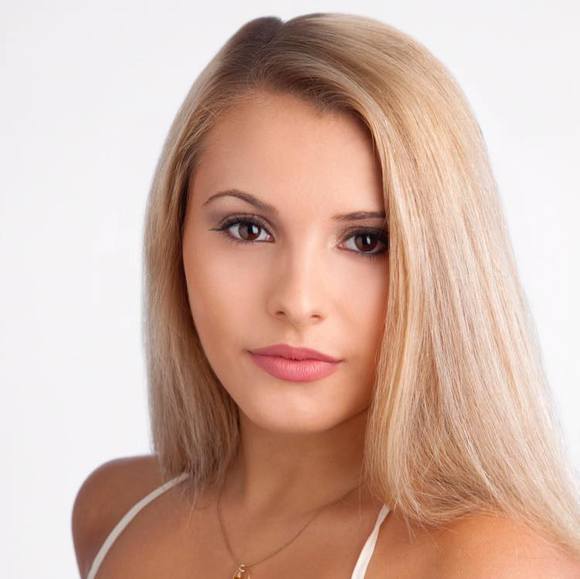 Profile Picture of Gabrielle Corsino (@gabcor) on Poshmark