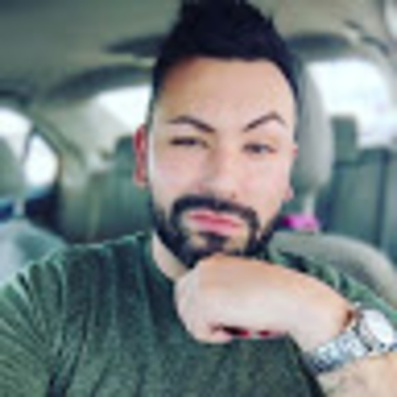 Profile Picture of Alan Broadbent (@alanbroadbent) on Poshmark