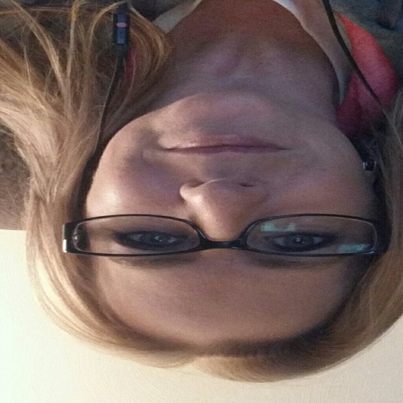 Profile Picture of Kelly Slick (@slickmama) on Poshmark