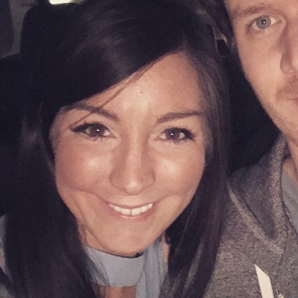 Elizabeth Bartley - Poshmark Profile Picture of Elizabeth Bartley (@egregg22) on Poshmark