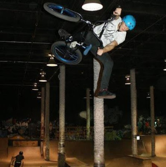 Profile Picture of Grant Oosterling (@goosterling001) on Poshmark