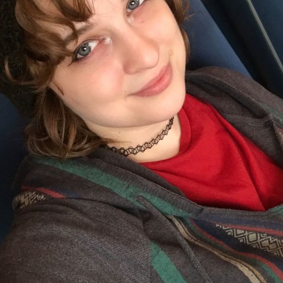 Profile Picture of Charity Furno (@charitycrose) on Poshmark