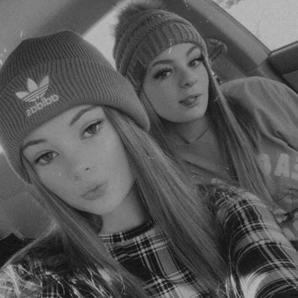 Profile Picture of Rianne Minshew (@jaimeminshew) on Poshmark