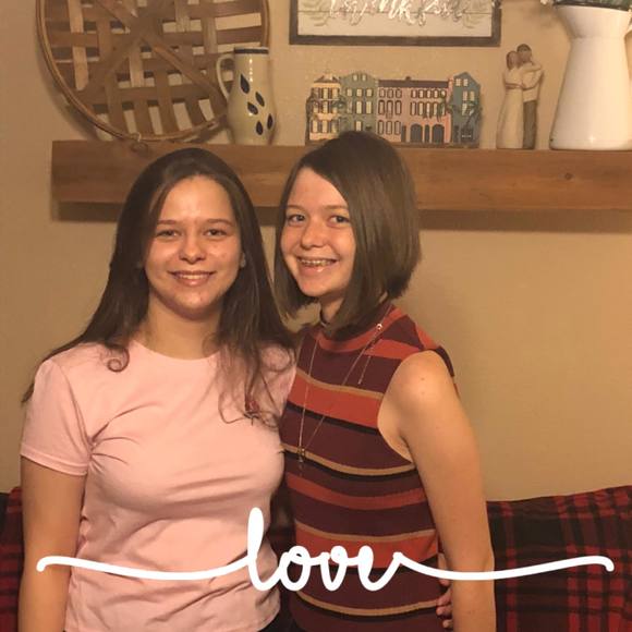 Profile Picture of Emily Schneible (@emilyschneible) on Poshmark