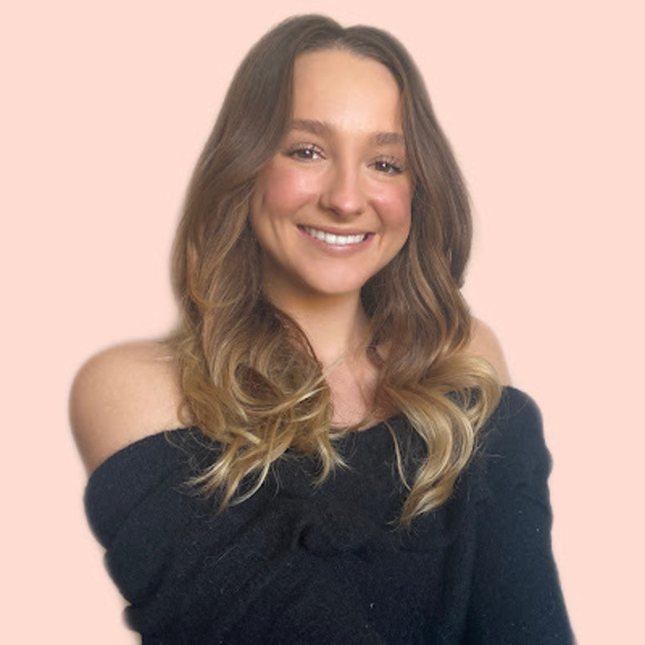 Profile Picture of Bethany Lavaque-nassif (@bnlavaquenassif) on Poshmark