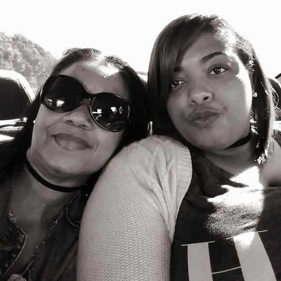 Profile Picture of Shawnie Cornish (@shawnie_cornish) on Poshmark