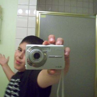 Profile Picture of Ryan Cisneros (@zRyryz) on Twitter