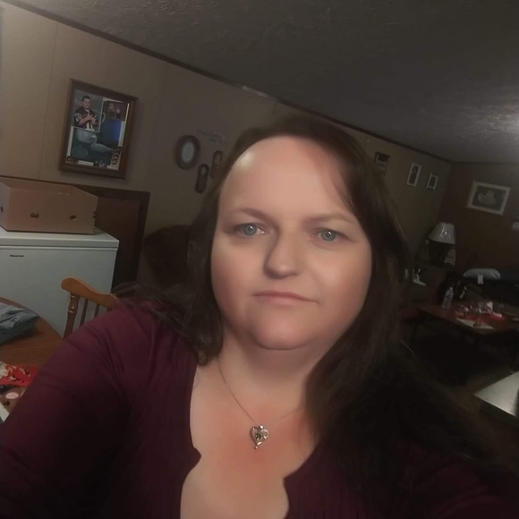 Profile Picture of Sherry Edwards (@sher_brian) on Poshmark