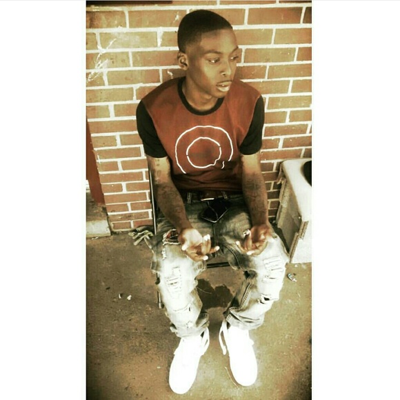 Profile Picture of Travis Lisenbee (@bankrollmarl3y) on Poshmark