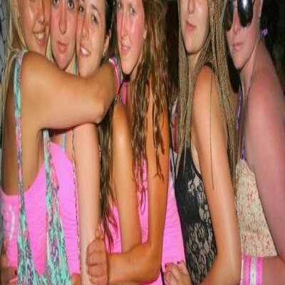 Profile Picture of Lara Shaw (@laraejshaw) on Twitter