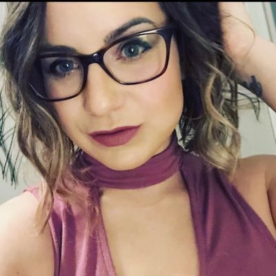 Profile Picture of Amanda Medina (@Social_Medina) on Twitter