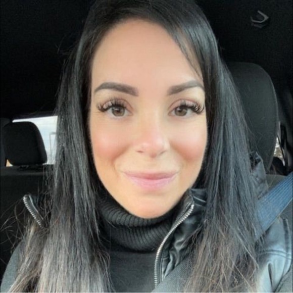 Profile Picture of Rocchina Imbriano (@rocchinai) on Poshmark