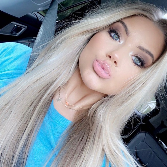 Profile Picture of Blakely Freeman (@blakely052) on Poshmark
