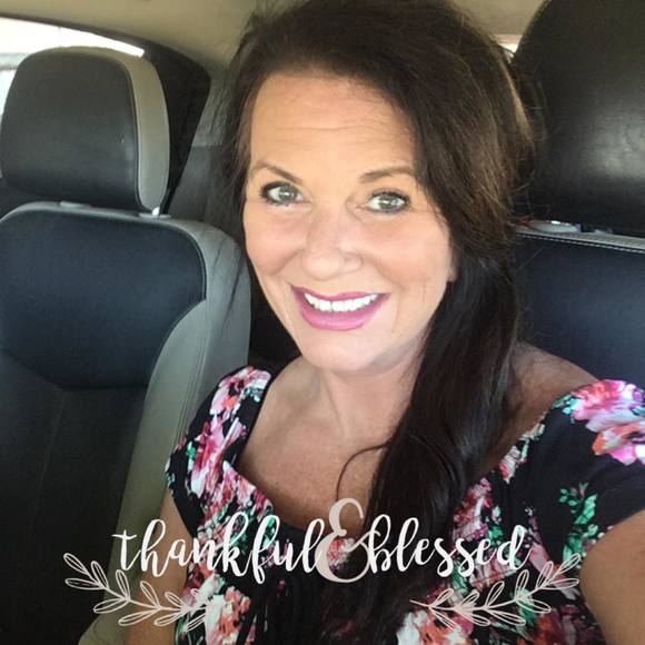 Profile Picture of Retha Green (@rethagrn) on Poshmark