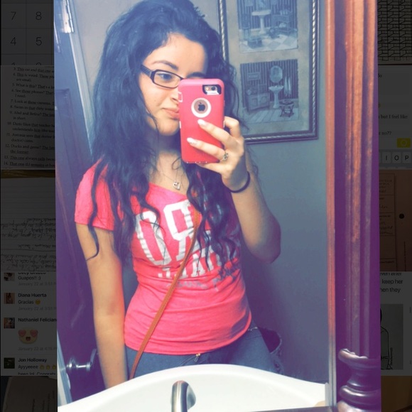 Profile Picture of Diana Huerta (@dianahuerta_) on Poshmark