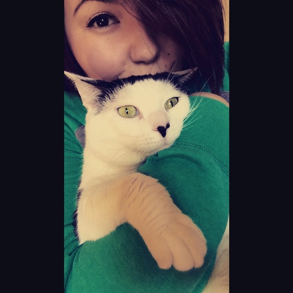 Profile Picture of Stephanie Granskie (@sgranskie) on Poshmark